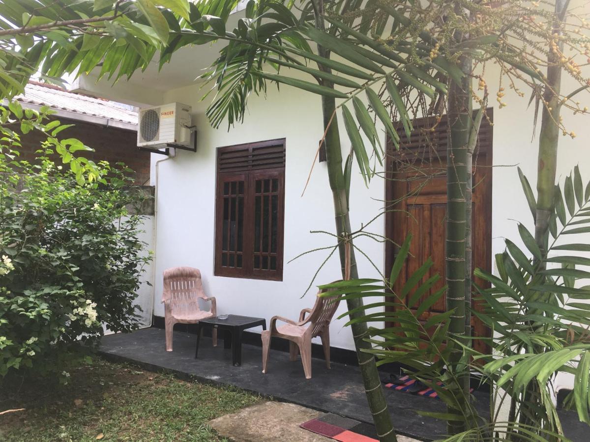Family Guest House มิริสซา ภายนอก รูปภาพ