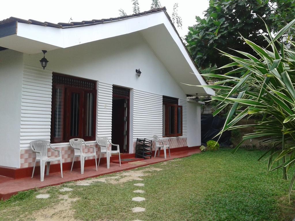 Family Guest House มิริสซา ภายนอก รูปภาพ
