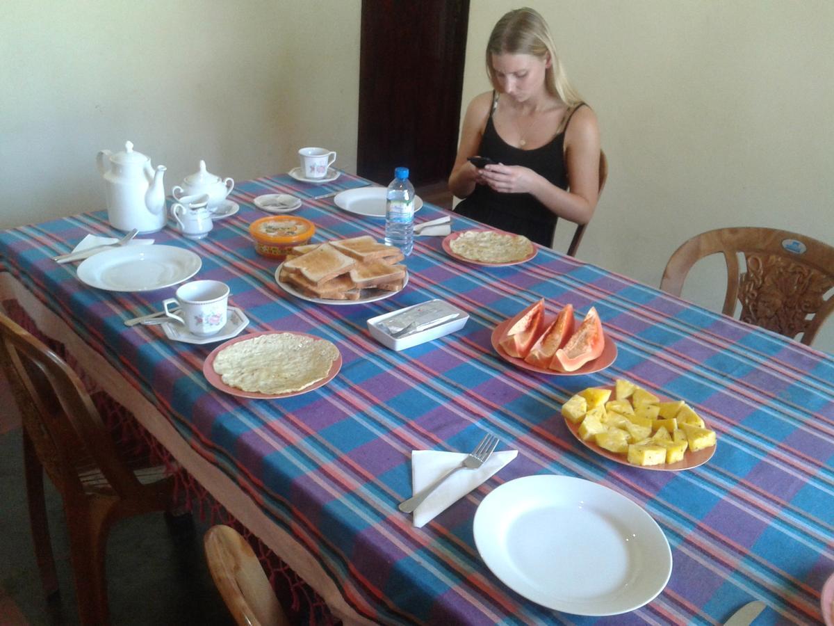 Family Guest House มิริสซา ภายนอก รูปภาพ